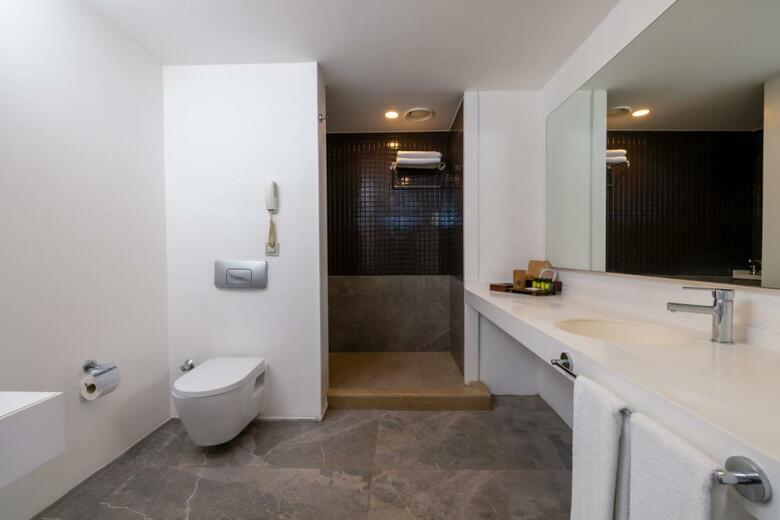Kervansaray Lara Hotel
