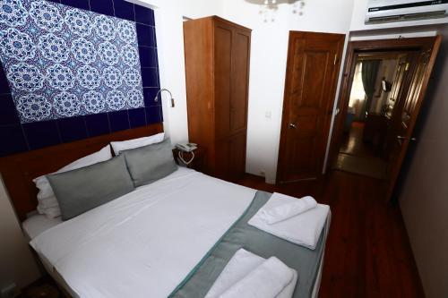 Bed & Breakfast Old City Luxx Boutique Hotel