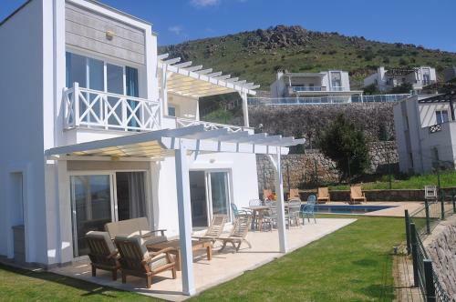 Villa Andrew