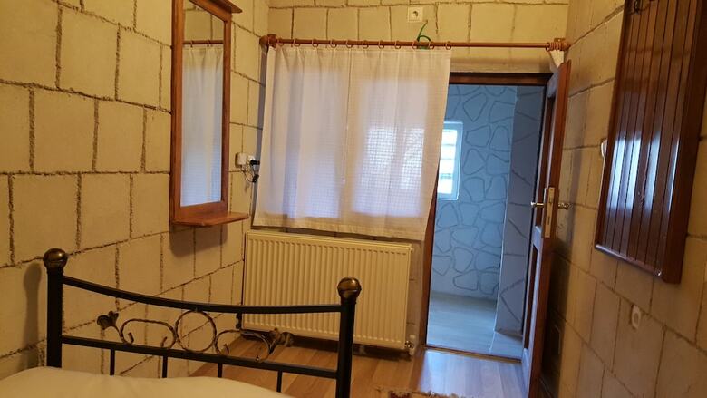 Hotel Whisper Cave House