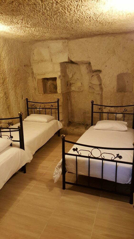 Hotel Whisper Cave House