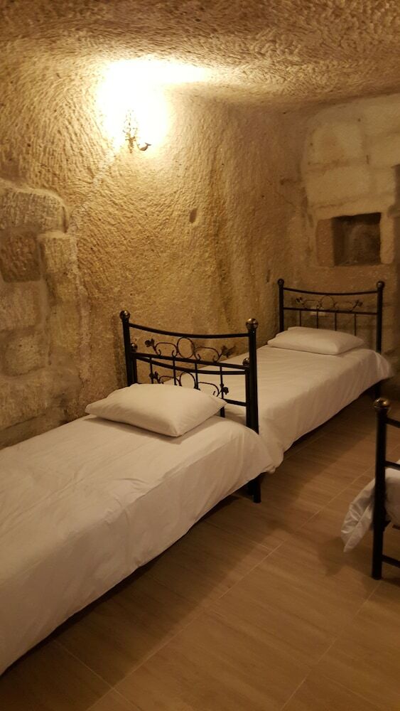 Hotel Whisper Cave House