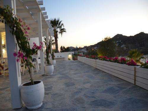 Nomia Hotel