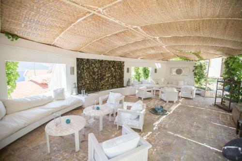 Lycia Hotel