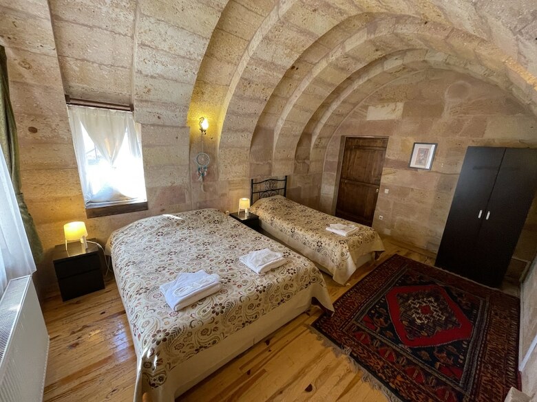 Hostal Karadut Cave Hotel