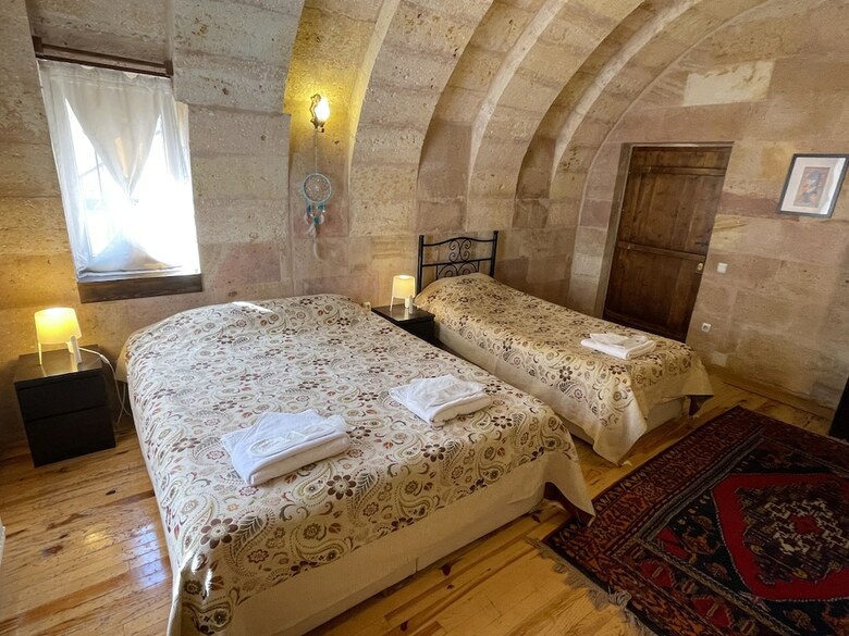 Hostal Karadut Cave Hotel