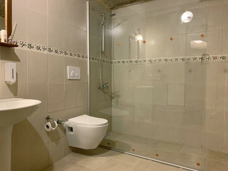 Hostal Karadut Cave Hotel