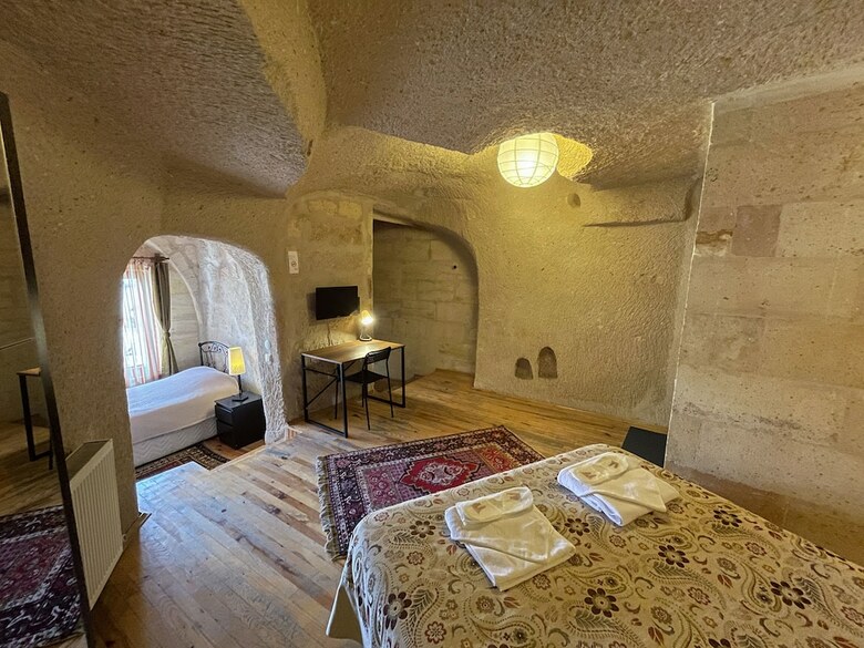Hostal Karadut Cave Hotel