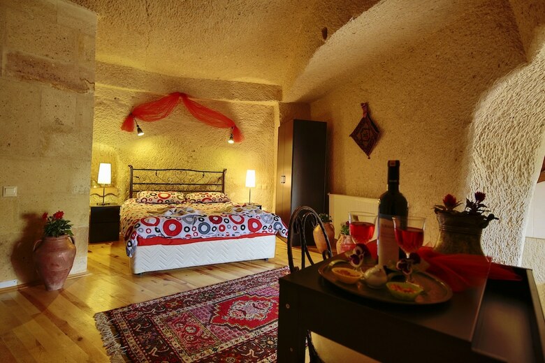 Hostal Karadut Cave Hotel