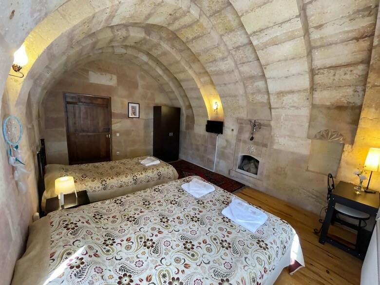 Hostal Karadut Cave Hotel
