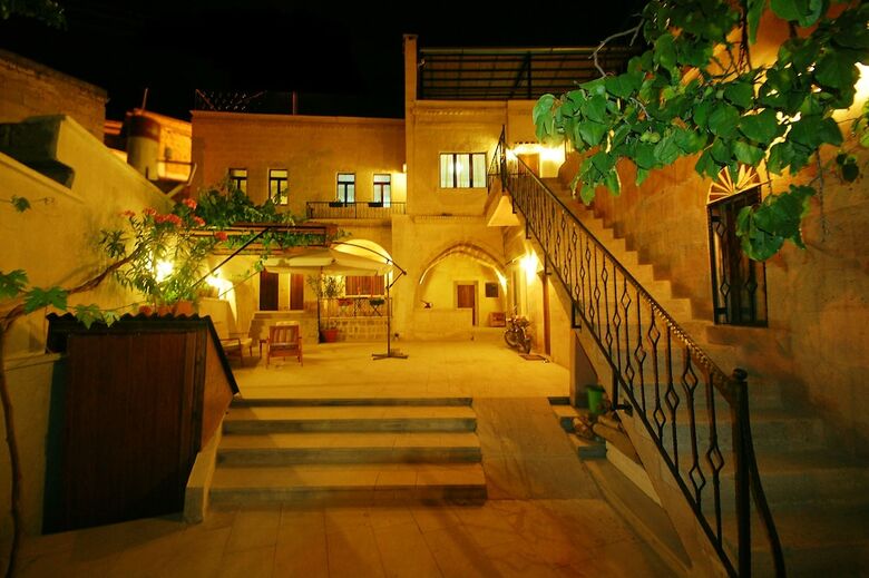 Hostal Karadut Cave Hotel