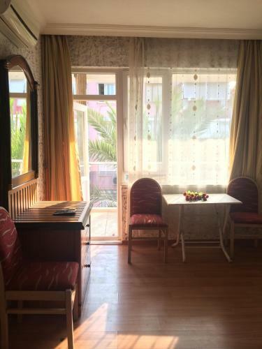 Albergue Uyar Palace