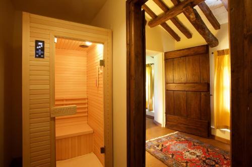Albergue Relais Castello Di Razzano