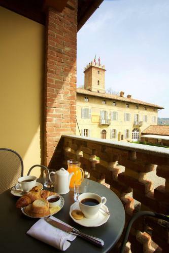 Albergue Relais Castello Di Razzano