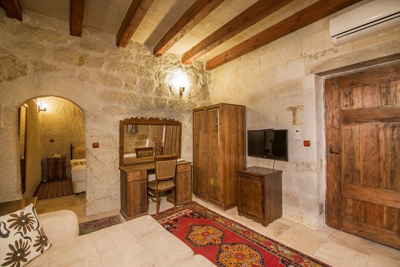 Hotel Elegance Cave Suites