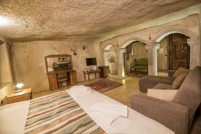 Hotel Elegance Cave Suites