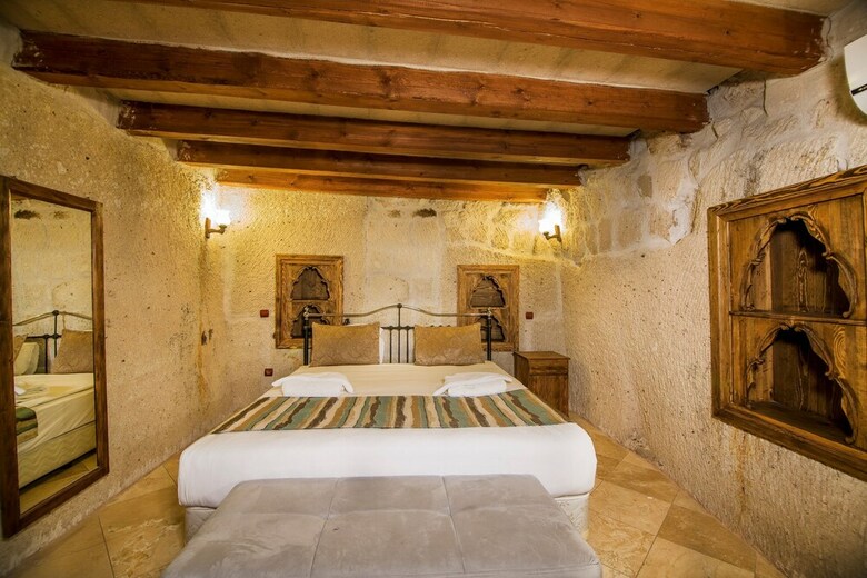Hotel Elegance Cave Suites