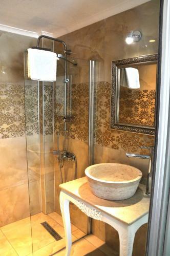 Olivias Group Hotel