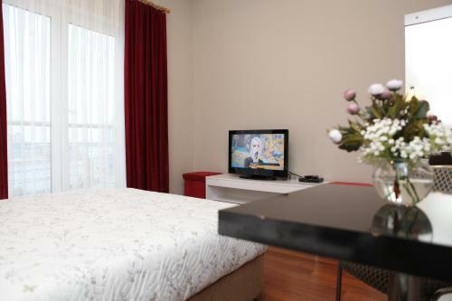 Expoist Hotel