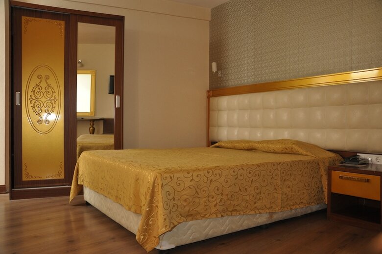 Kayalar Hotel