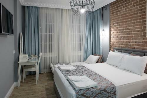 Luna Hotel Kalei�i