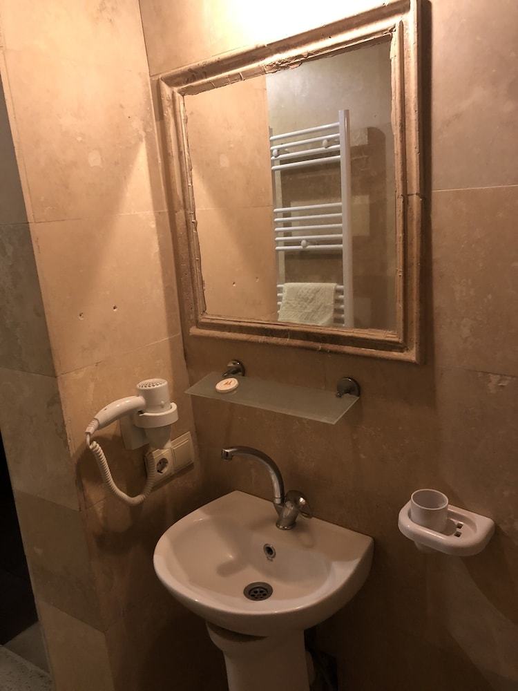 Hotel Relic House