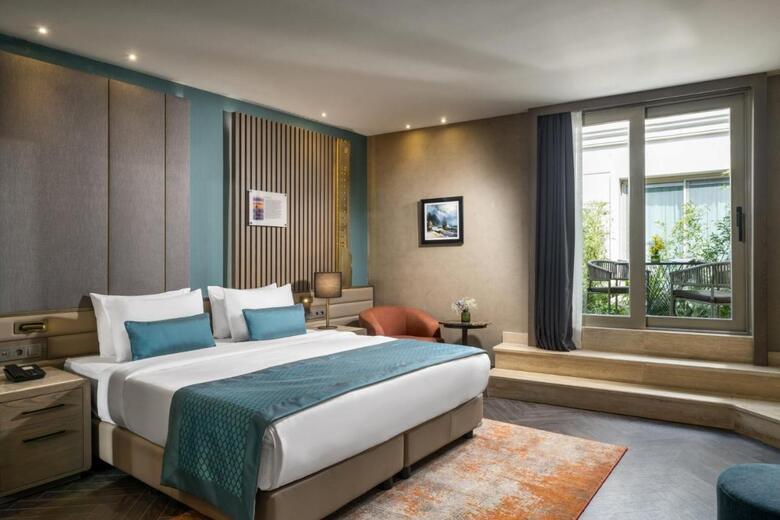 Ramada Istanbul Asia Luxury Hotel
