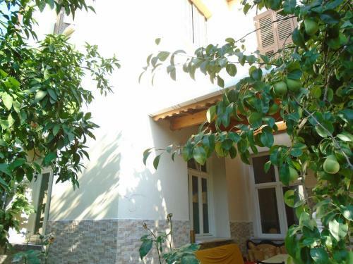 Lotus Garden Hostel Izmir