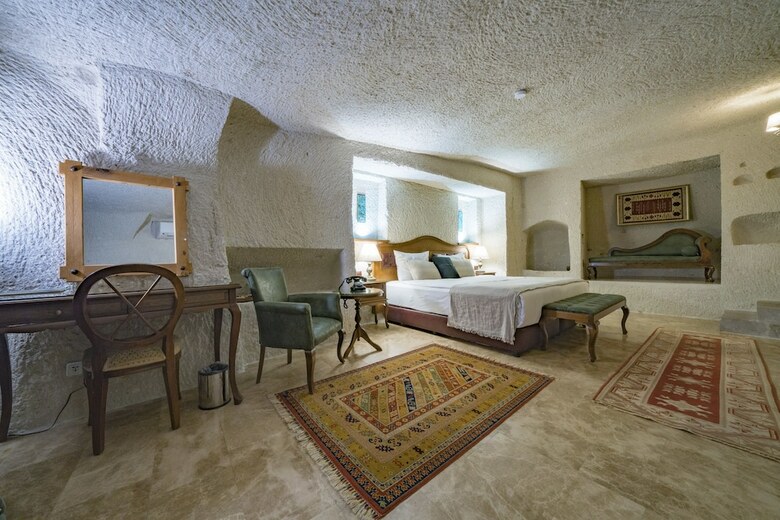 Hotel Artemis Cave Suites