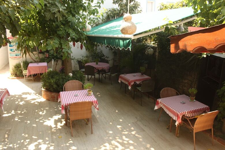 Bed & Breakfast Tay Pansiyon