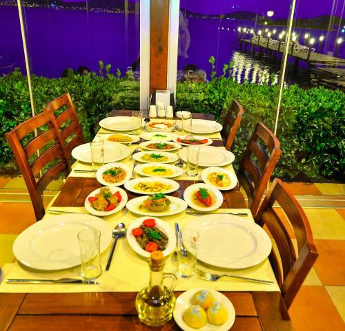 Ezer Hotel