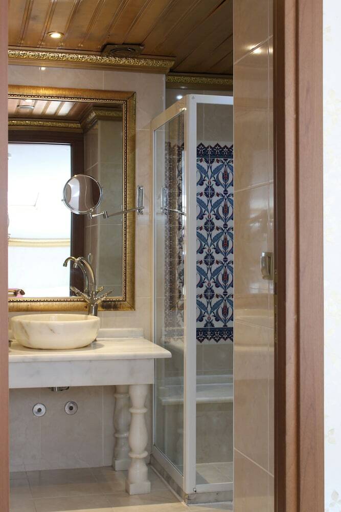 Marmara Deluxe Hotel