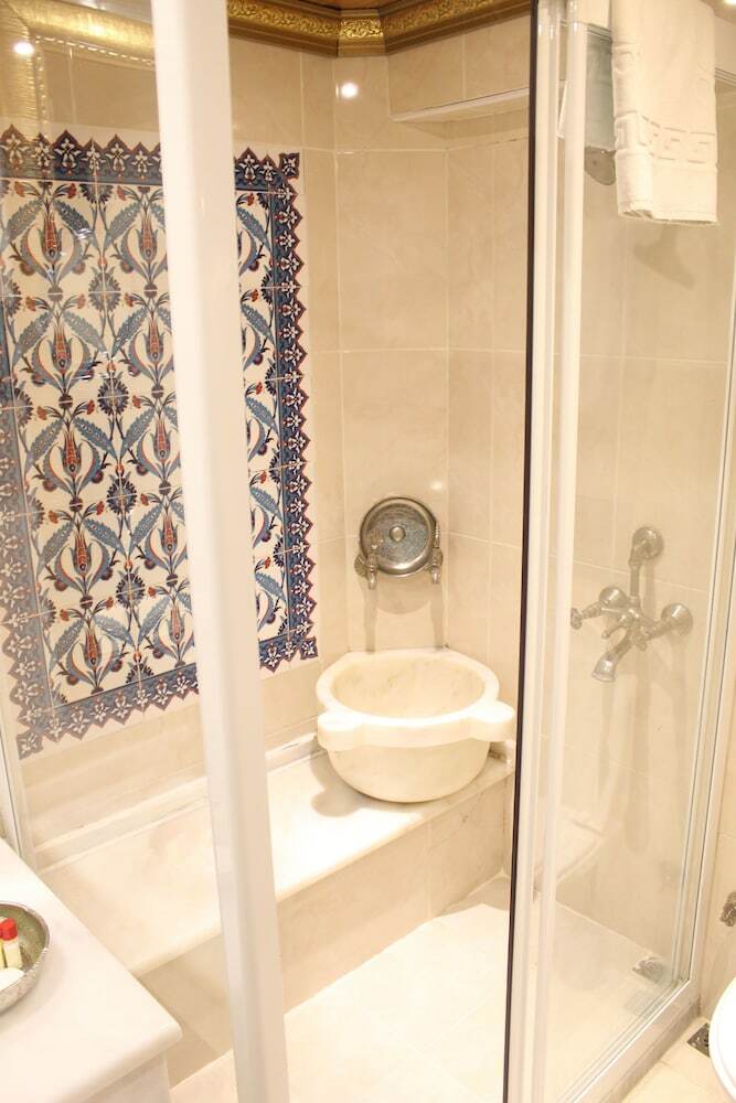 Marmara Deluxe Hotel