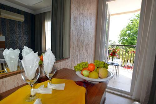 Nicholas Park Hotel