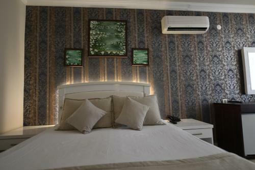 Nicholas Park Hotel