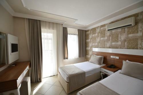 Nicholas Park Hotel