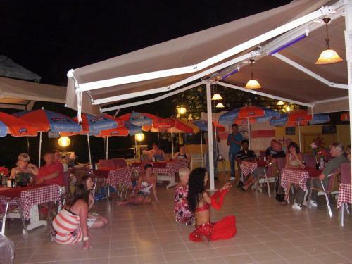 Club Sunset Apartments