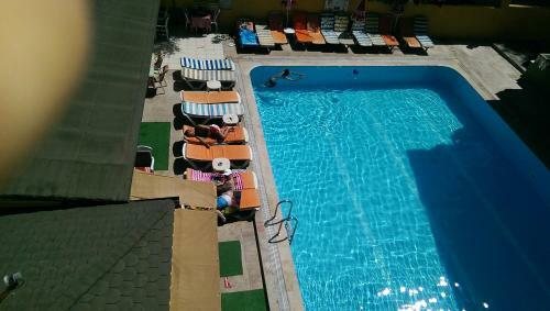 Club Sunset Apartments
