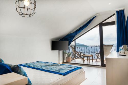 Nur Beach Hotel