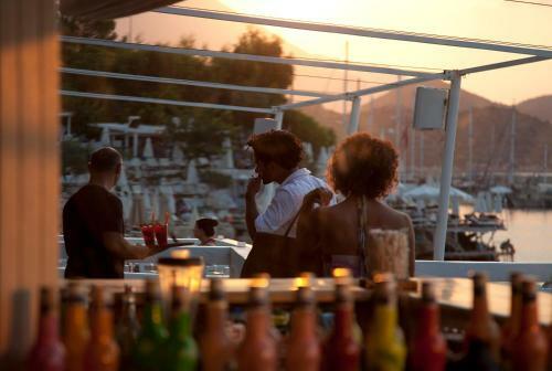 Nur Beach Hotel