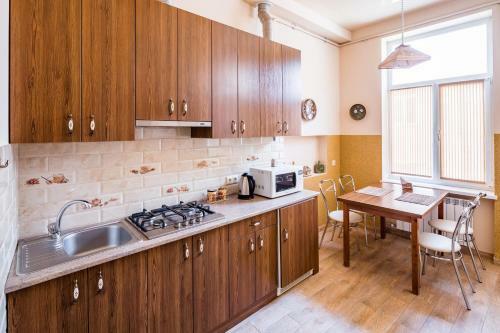 Apartment On Lesya Kurbasa 7