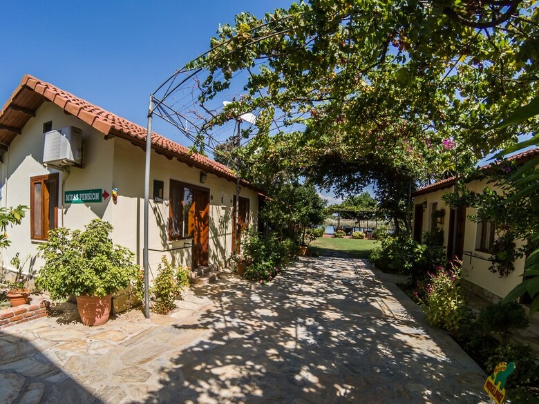 Hostal Midas Pension