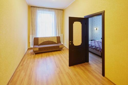 Apartment On Kulisha 4