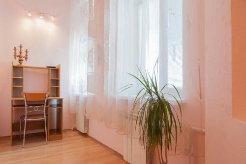 Home Hotel Apartments On Mykhailivska Square - Kiev