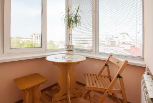 Home Hotel Apartments On Mykhailivska Square - Kiev