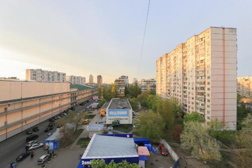 Apartment On Obolonskiy Prospect 12