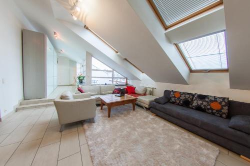 Mansard Apartment Antonovicha 4