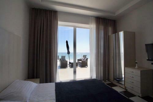 California Hotel