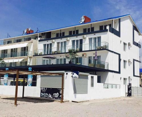 California Hotel