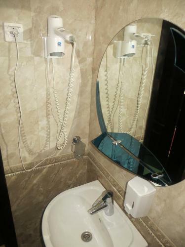 Hotel 100 Metriv Vid Vytyagu